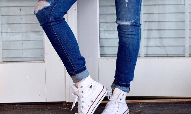 HOW BLUE JEANS BECAME A GLOBAL FASHION ICON – AND BRAZIL’S SURPRISING ROLE IN THE STORY