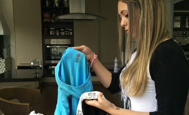 Adolescente Brasileira que Ficou Detida nos EUA por 20 Dias Diz Estar Traumatizada