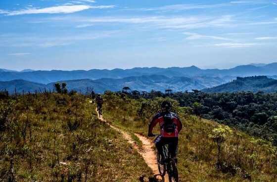 ECOTOURISM: PROMOTING ENVIRONMENTAL EDUCATION 1 Earth Watch represents the global movement that connects people with scientific research and environmental protection