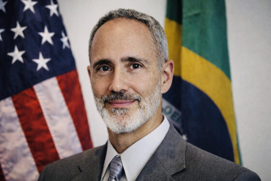 ESPECIAL “LÍDERES E EMPREENDEDORES NA CALIFÓRNIA”: APRESENTANDO PATRICK BENEDEK 1 O advogado Patrick Benedeck já foi presidente e também vice-presidente da Brazil-California Chamber of Commerce.