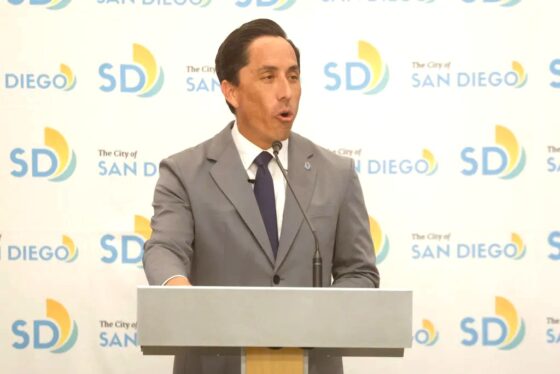 O prefeito de San Diego, Todd Gloria, mostrou sua enorme satisfação