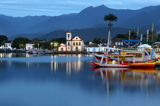Paraty enchants visitors with its cobblestone streets, colonial architecture, and breathtaking views of the Atlantic Rainforest