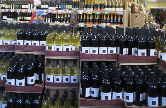Vinhos baratos e produtos exclusivos do Trader Joe's fizeram da rede um dos destinos preferidos dos visitantes.