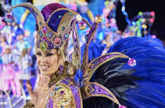 INTERNATIONAL SAMBA QUEEN AND KING REÚNE SAMBISTAS DE VÁRIOS PAÍSES EM LOS ANGELES 1 Criado em 2014, o evento reúne sambistas de diferentes países para celebrar a cultura brasileira.