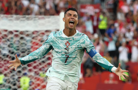 COPA DO MUNDO DE 2026 ENTRA PARA A HISTÓRIA: VEJA TODOS OS RECORDES QUEBRADOS NO MUNDIAL DOS EUA, CANADÁ E MÉXICO 2 Cristiano Ronaldo entrou para a história como o primeiro jogador a marcar gols em seis Copas do Mundo diferentes
