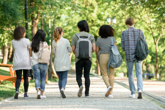 NOVAS REGRAS DE IMIGRAÇÃO DOS EUA 2026 MUDAM VISTOS DE ESTUDANTES E GREEN CARD 2 Prorrogações de permanência deixam de depender apenas das escolas e passam a exigir aprovação direta do USCIS.