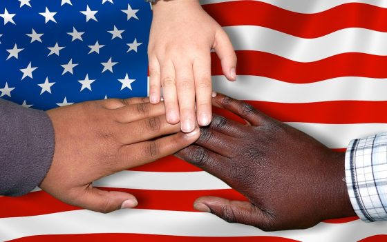 ESTÁ NA HORA DE UMA NOVA ATITUDE - E DE UMA VERDADEIRA REFORMA IMIGRATÓRIA NOS ESTADOS UNIDOS 1 Os Estados Unidos ainda não aprovaram uma reforma imigratória ampla e permanente que reorganize todo o sistema migratório.