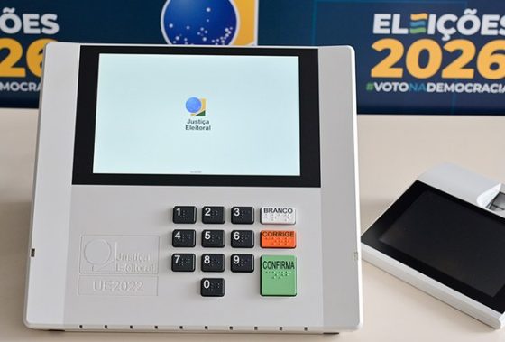 Quem não votou nas Eleições 2022 pode votar em 2026 se a inscrição estiver regular e o domicílio eleitoral estiver registrado no exterior.