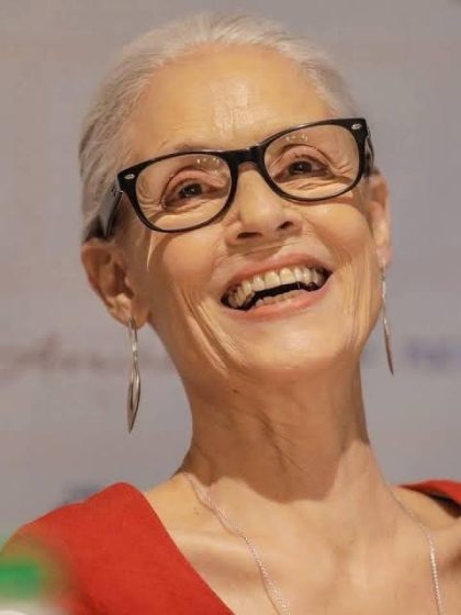 Sonia Braga mantém seu prestígio internacional graças a uma carreira marcante no cinema e na televisão, reconhecida por sua força artística e versatilidade.