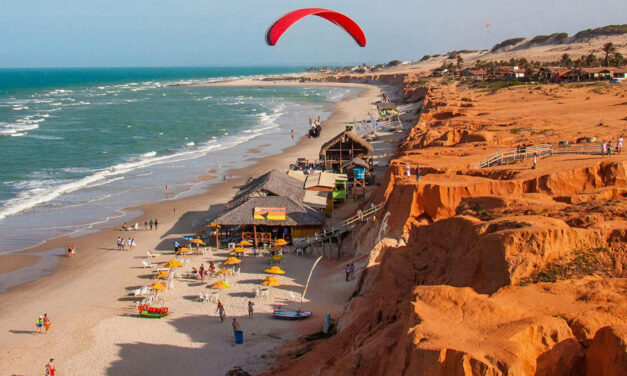 CANOA QUEBRADA: DE PARAÍSO HIPPIE NOS 80’S A SE TORNAR A PÉROLA DO LESTE CEARENSE