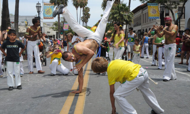 O COLORIDO E A GINGA BRASILEIRA NO SANTA BARBARA SOLSTICE PARADE