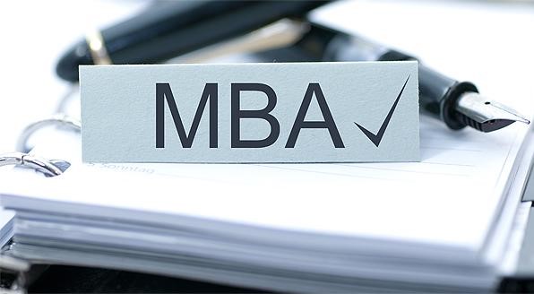 MBA no Brasil ou EUA: Qual Escolher e Qual o Retorno de Investimento de Cada um?