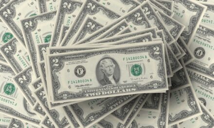 Dólar Em Dezembro: Cai no Último Pregão do Ano, Mas Sobe 16,94% em 2018