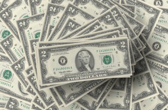 Dólar Em Dezembro: Cai no Último Pregão do Ano, Mas Sobe 16,94% em 2018 1 O cenário internacional, marcado pela guerra comercial entre EUA e China, foi o principal fator que pressionou o câmbio.