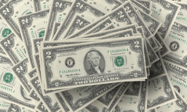Dólar Em Dezembro: Cai no Último Pregão do Ano, Mas Sobe 16,94% em 2018