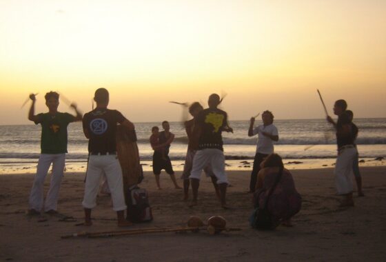 capoeira na praia e1732757259235
