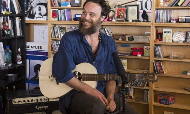 Morando Há Mais de uma Década em Los Angeles, Rodrigo Amarante Faz Breve Retorno ao Brasil