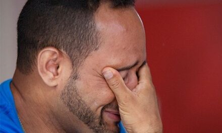 Brasileiro Adotado aos 5 anos nos EUA é Deportado e Obrigado a Embarcar de Forma Irregular no Brasil