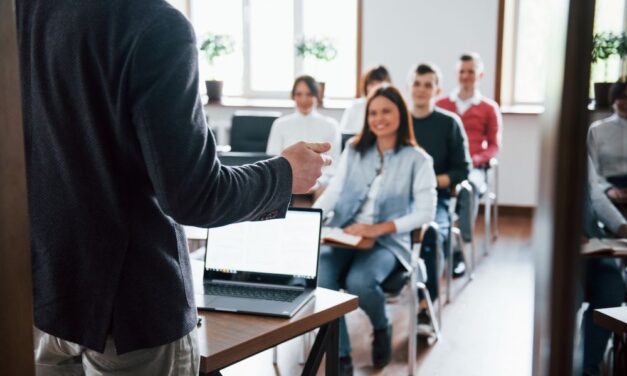 Vive nos EUA e Está Indo Para o College em Breve ou tem Filhos que Irão?