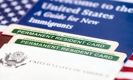 Brasileiro é Preso por Produzir e Vender Green Cards Falsos em Massachusetts