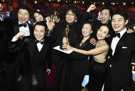 “Parasita” se tornou o primeiro filme em língua estrangeira, em 92 anos de história do Oscar, a vencer a categoria de Melhor Filme