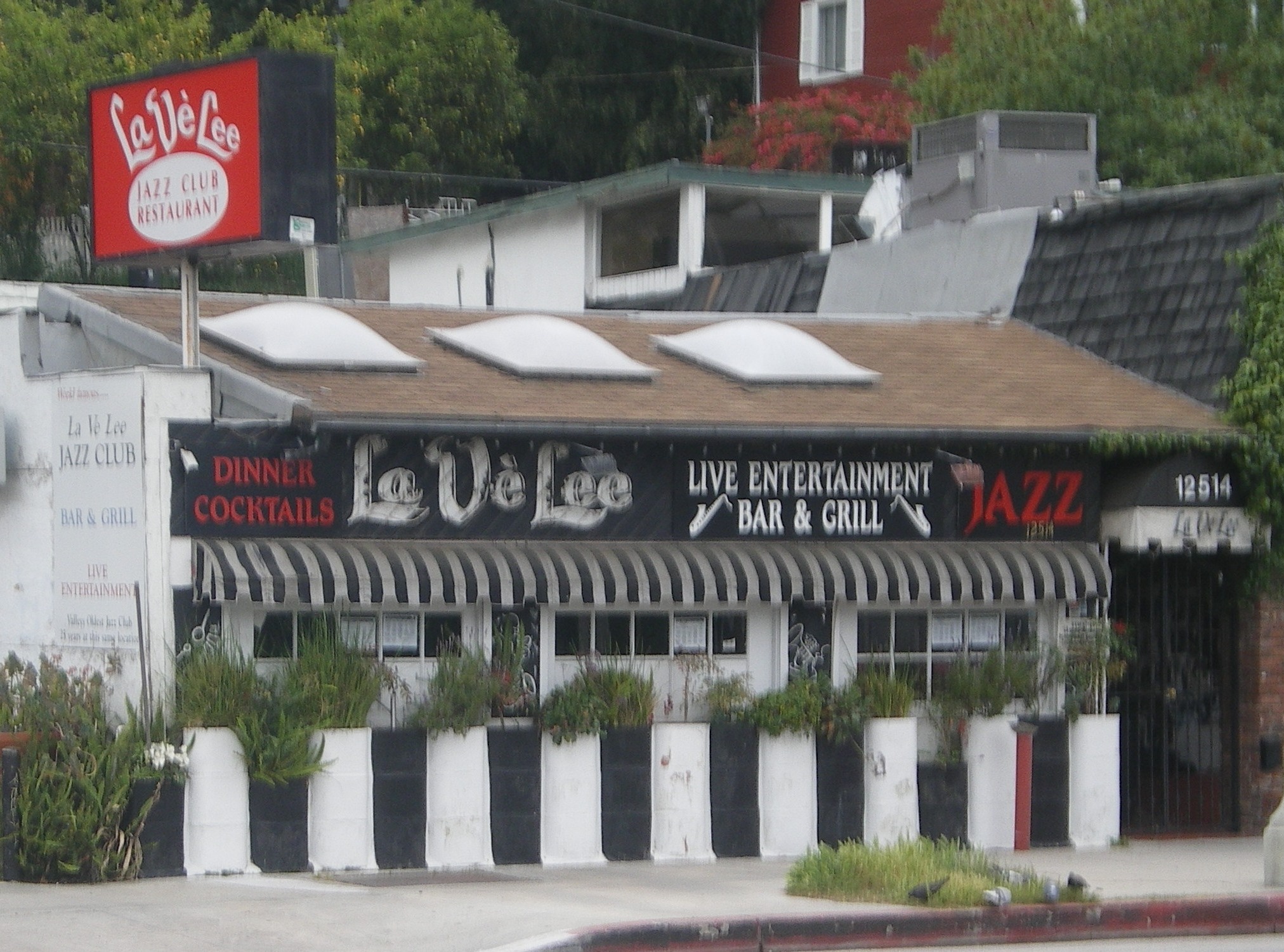 HAVE YOU EVER HEARD OF LA VE LEE? A LITTLE HISTORY OF BRAZILIAN MUSIC IN LOS ANGELES