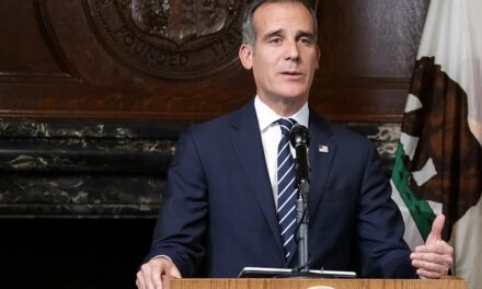 Covid-19: Los Angeles Anuncia Fechamento Temporário de Bares, Restaurantes e Academias