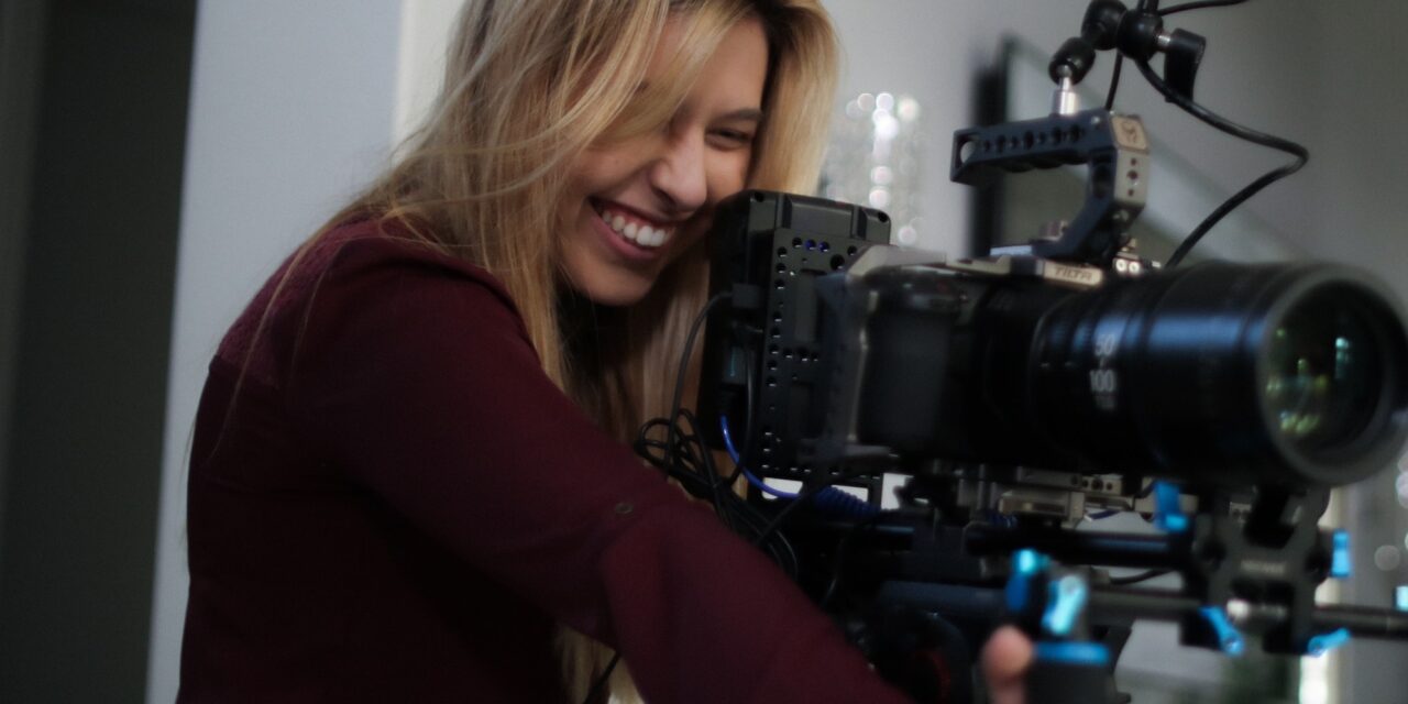 Cineasta e Produtora Brasileira Leva Emmy por “Leah Remini: Scientology and the Aftermath”