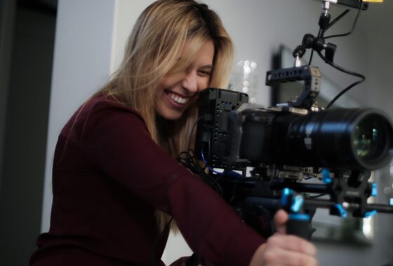 Cineasta e Produtora Brasileira Leva Emmy por "Leah Remini: Scientology and the Aftermath" 1 Gabriela trabalhou em projetos de destaque, como Fastest Car (Netflix) e American Idol (ABC)