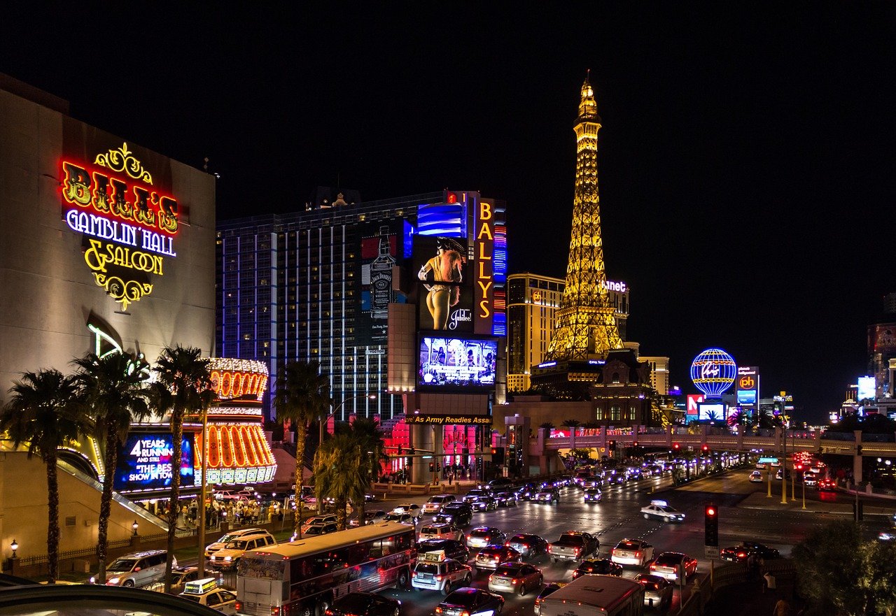 Jogo Na Noite E Ganha Por Las Vegas. Nevada Ganha Dinheiro Fácil. Foto de  Stock Editorial - Imagem de justo, atividade: 269423173