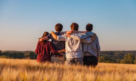 5 Simple Ways To Improve Your Relationships With Friends