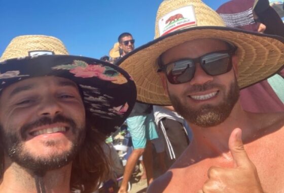Germano Kuerten (esquerda), cineasta brasileiro e residente da Califórnia, também foi prestigiar os surfistas brasileiros