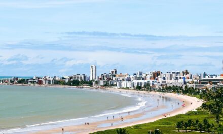 João Pessoa: Belas Praias e Passeios Culturais no Coração do Nordeste