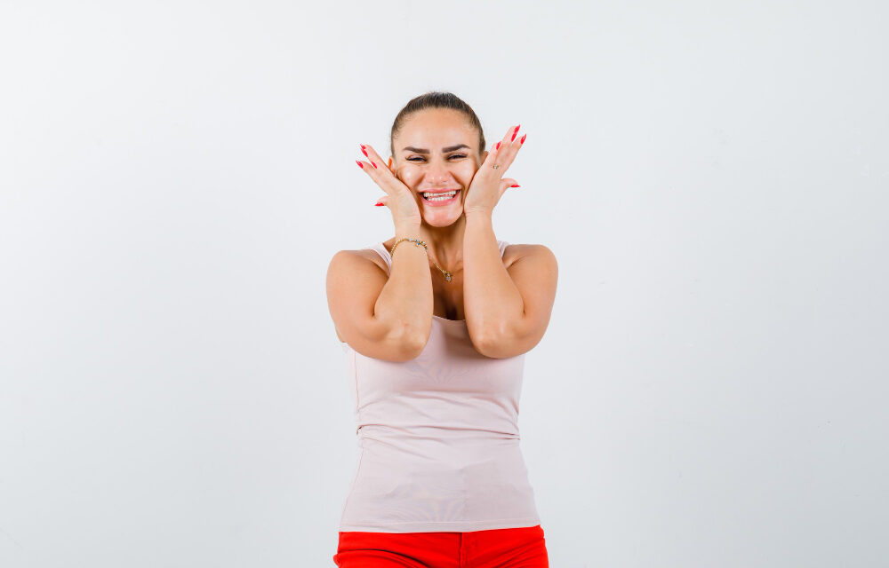GINÁSTICA FACIAL: UM MERGULHO DIANTE DO ESPELHO
