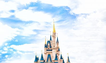 Governador da Flórida Assina Projeto de Lei que Abole o Distrito Fiscal da Disney de Orlando