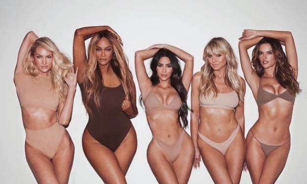 Alessandra Ambrosio e Outras Top Models Estrelam Ensaio ao Lado de Kim Kardashian