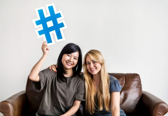 COMO UTILIZAR HASHTAGS NAS REDES SOCIAIS PARA IMPULSIONAR SEU NEGÓCIO ONLINE 2 A melhor prática é usar hashtags específicas, relevantes e moderadas