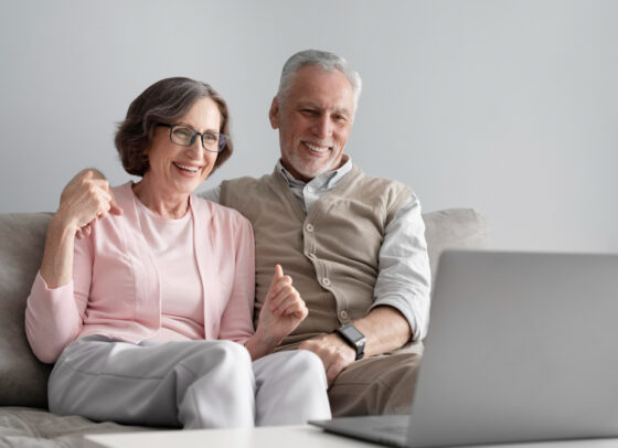 TEM 40 ANOS DE IDADE OU MAIS? CONFIRA COMO GARANTIR UMA BOA APOSENTADORIA NOS EUA 2 Se você puder esperar até os 70 anos para acessar seu seguro social, receberá 76% a mais