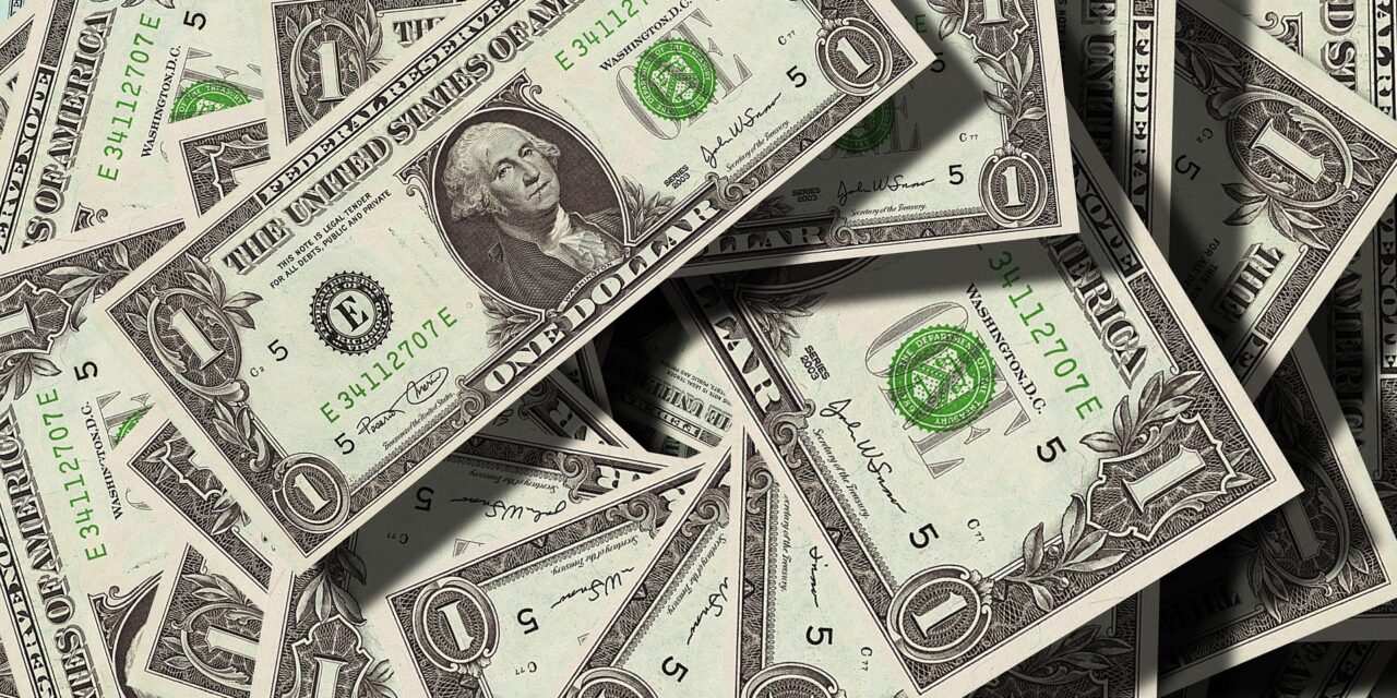 RELEMBRE COMO SE COMPORTOU O DÓLAR DIANTE AO REAL EM 2022