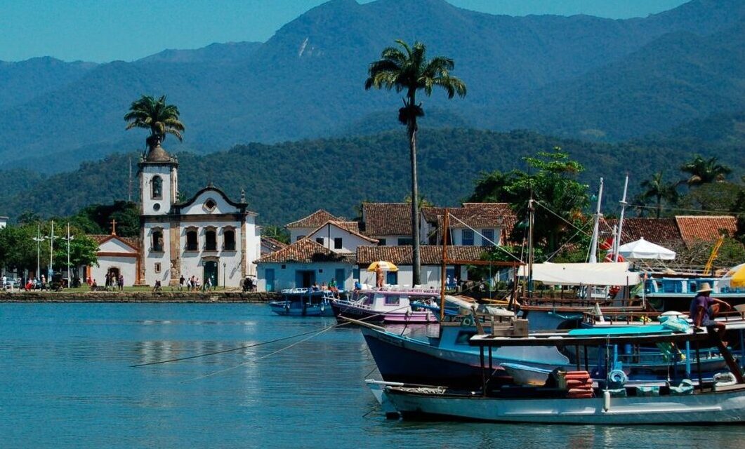 CONHEÇA PARATY E SE ENCANTE COM ESSA CIDADE HISTÓRICA A BEIRA-MAR