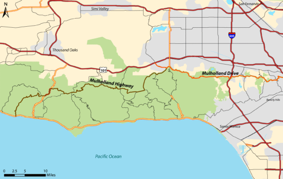 A MAGIA DAS TRILHAS EM LOS ANGELES: DIRIGINDO E HIKING EM MALIBU 3 O condado de Los Angeles tem muita área verde, incluindo entre Santa Monica e Malibu.