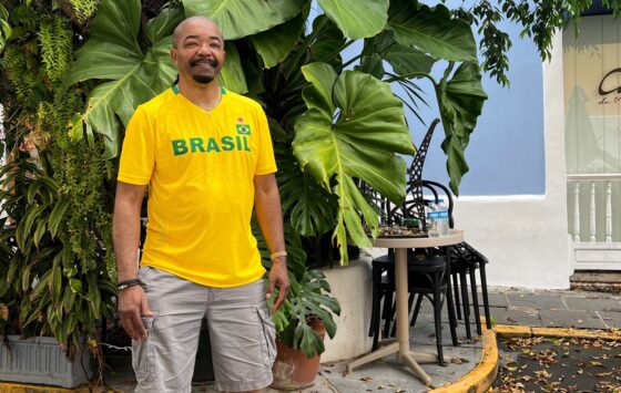 Image Perfil Doug Jackson Com Camisa do Brasil A