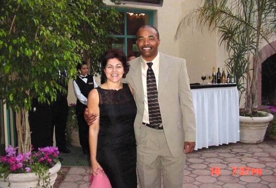 Image Perfil Doug Jackson Com Esposa no Rio B e1750727693578