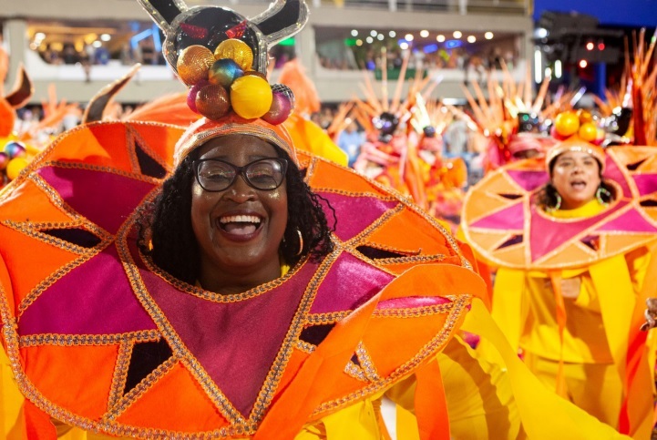 THE JOURNEY FROM CANADA TO BRAZIL TO SAPUCAI AND A BETTER UNDERSTANDING ABOUT RIO’S CARNAVAL PARADE