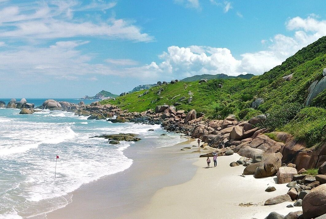 3 NUDISM BEACHES IN THE BEAUTIFUL STATE OF SANTA CATARINA IN SOUTH 3 NUDISM BEACHES IN THE BEAUTIFUL STATE OF SANTA CATARINA IN SOUTH