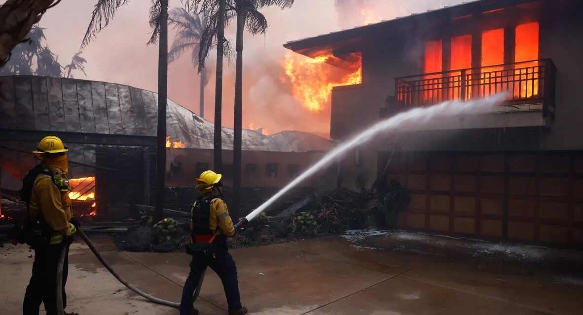 UPDATE DOS INCÊNDIOS EM L.A: MORTES REGISTRADAS, CELEBRIDADES AFETADAS, REFORÇO FEDERAL, COMO AJUDAR E MAIS