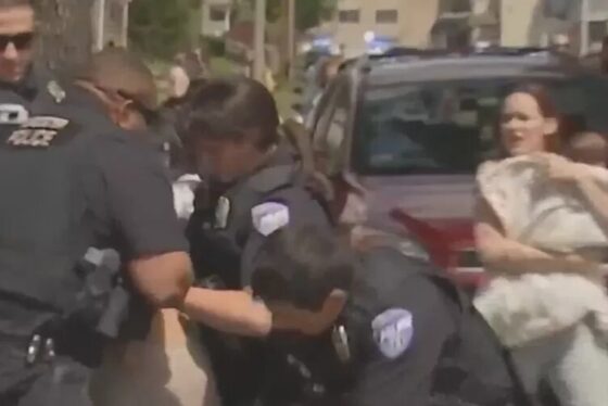 ICE USA FAMÍLIA COMO “ISCA” PARA PRENDER BRASILEIRA SEM STATUS LEGAL NOS EUA 1 policia imigracao fmiliares isca prender brasileira e1747444116153