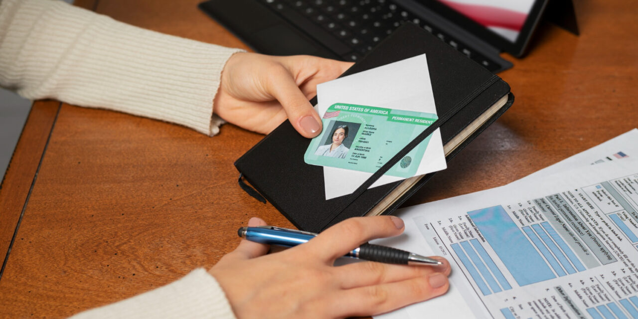 USCIS AUMENTA RISCOS DE NEGAÇÃO E DEPORTAÇÃO PARA REQUERENTES DE GREEN CARD POR FAMÍLIA