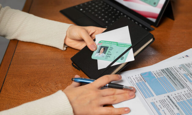 USCIS AUMENTA RISCOS DE NEGAÇÃO E DEPORTAÇÃO PARA REQUERENTES DE GREEN CARD POR FAMÍLIA