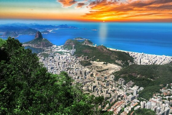 BRAZILIANS AND AMERICANS ON THE MOVE: TRAVEL, STUDY, AND IMMIGRATION IN 2025 2 Rio de Janeiro is a classic as it has been attracting foreigners for several years